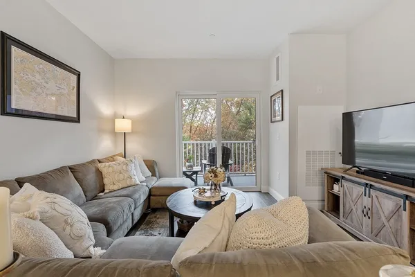 $410,000 | 3202 Briarwood Village, Unit 3202, Clinton, MA 01510