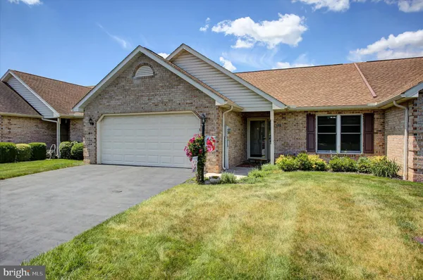 $279,900 | 2368 Majestic Court, Chambersburg, PA 17202