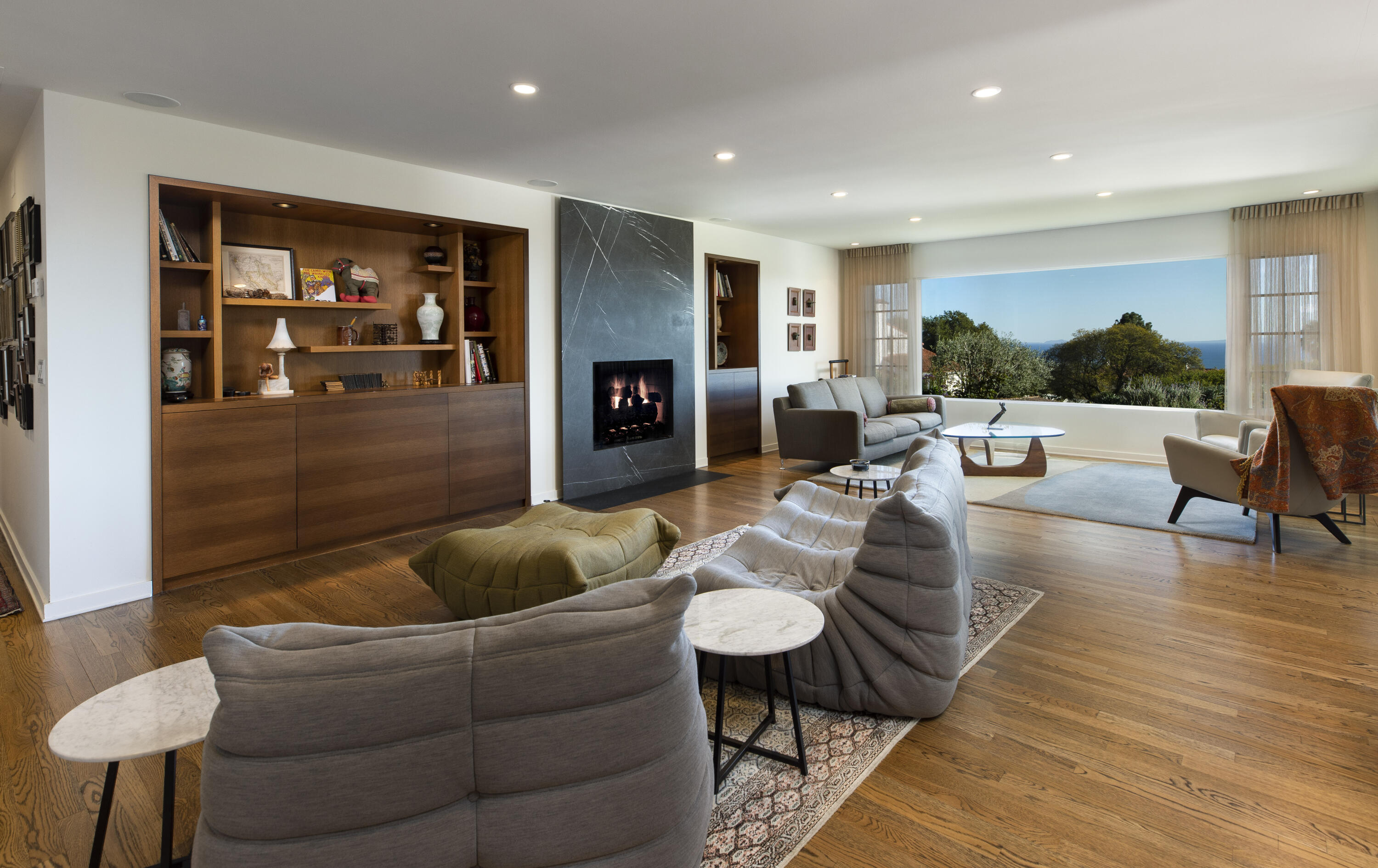 1900 Mission Ridge Road Santa Barbara, CA 93103 - Photo 6 of 20 Living Room