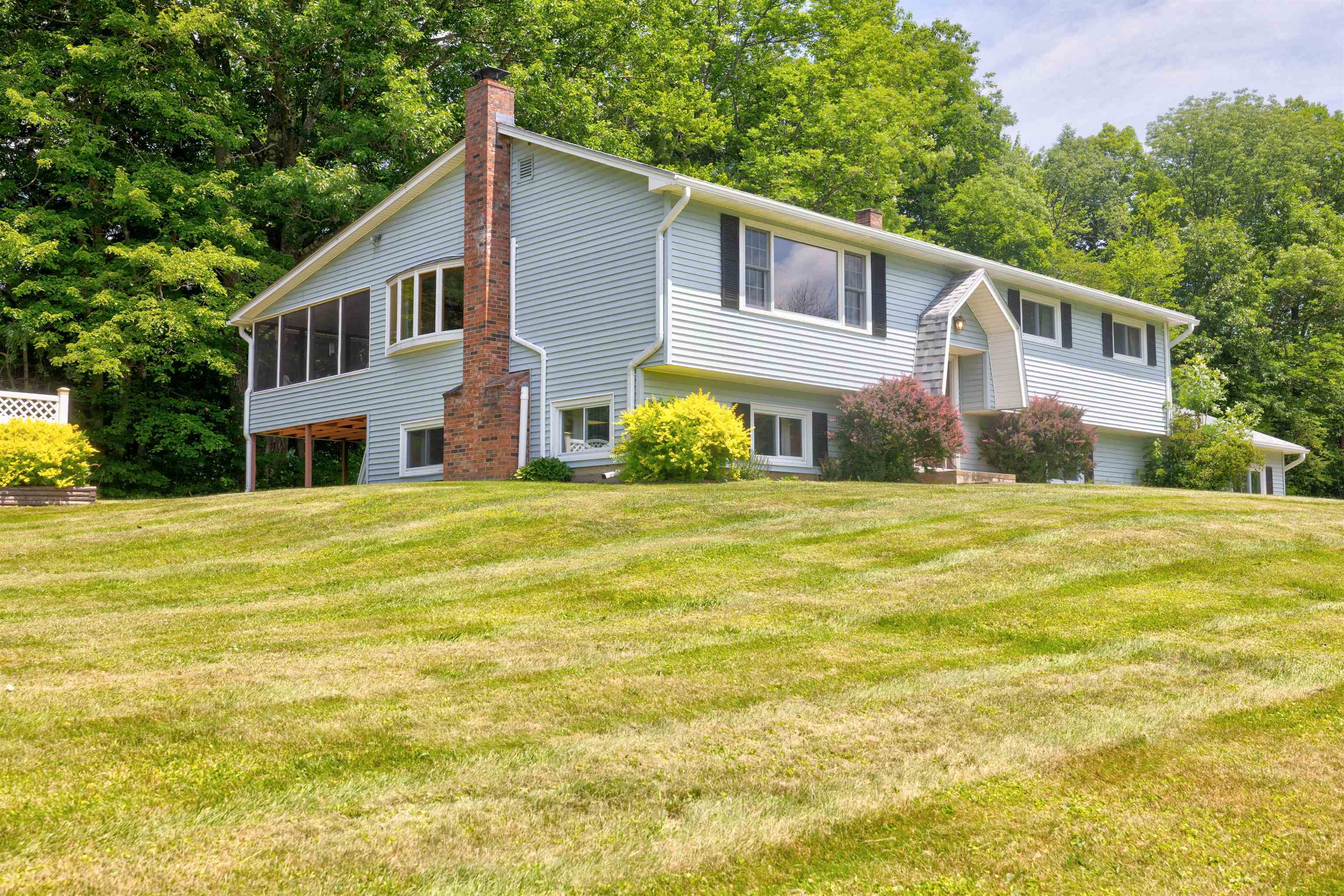 863 Perry Hill Road Waterbury, VT 05676 - Photo 2 of 30