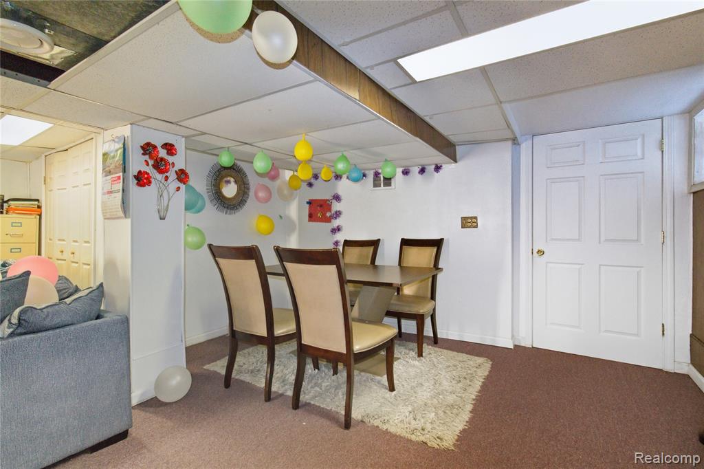 11644 Charest Street Hamtramck, MI 48212 - Photo 28 of 32