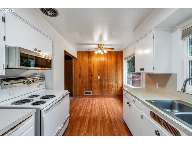 $440,000 | 11356 Northeast Glisan Street, Portland, OR 97220