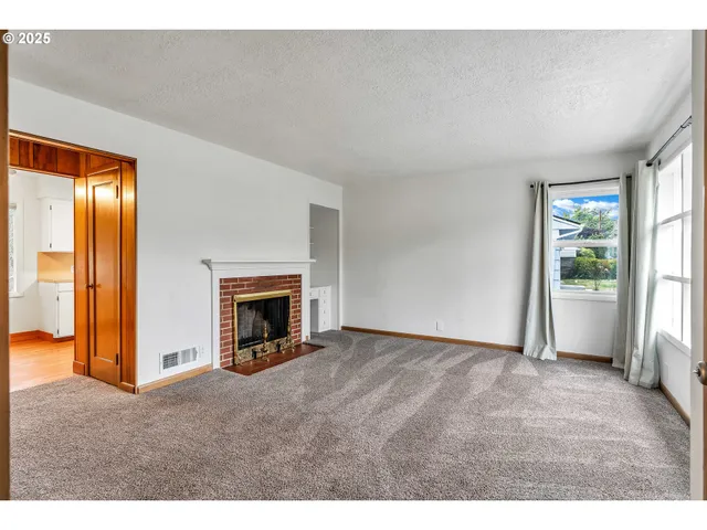 $440,000 | 11356 Northeast Glisan Street, Portland, OR 97220