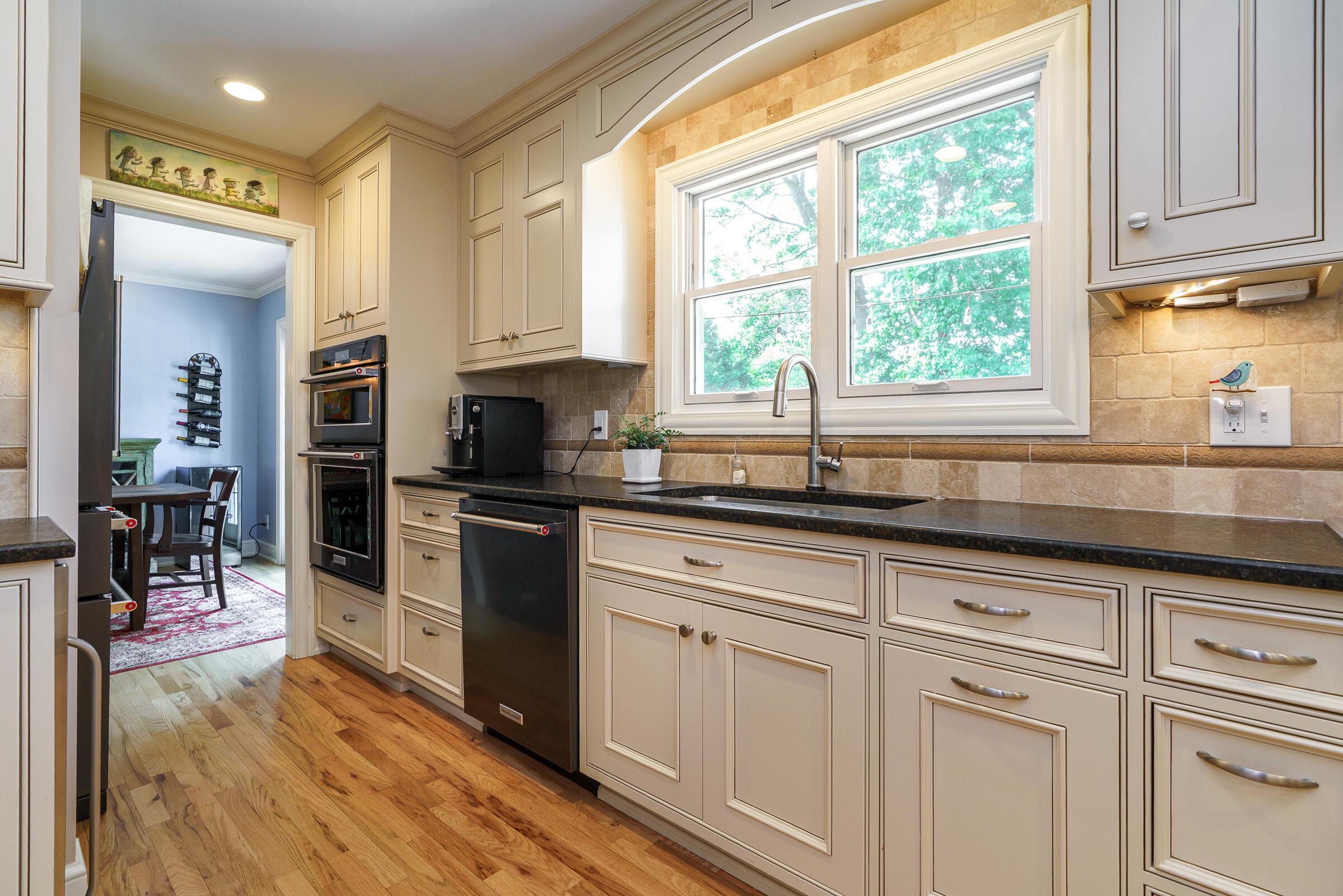 1332 Castleton Road North Columbus, OH 43220 - Photo 19 of 39 Kitchen
