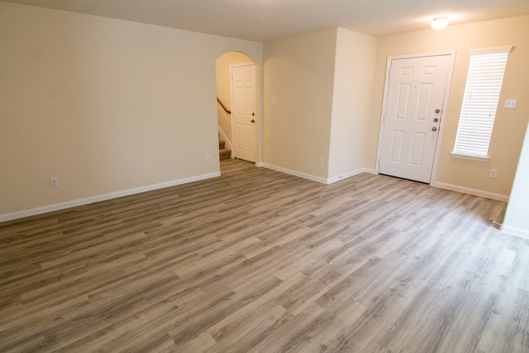 13142 Withee Path Lane Houston, TX 77048 - Photo 4 of 12 Photos may be representative of the floor plan and not the exact home. Finishes, layout, and features of the actual property for lease may vary.