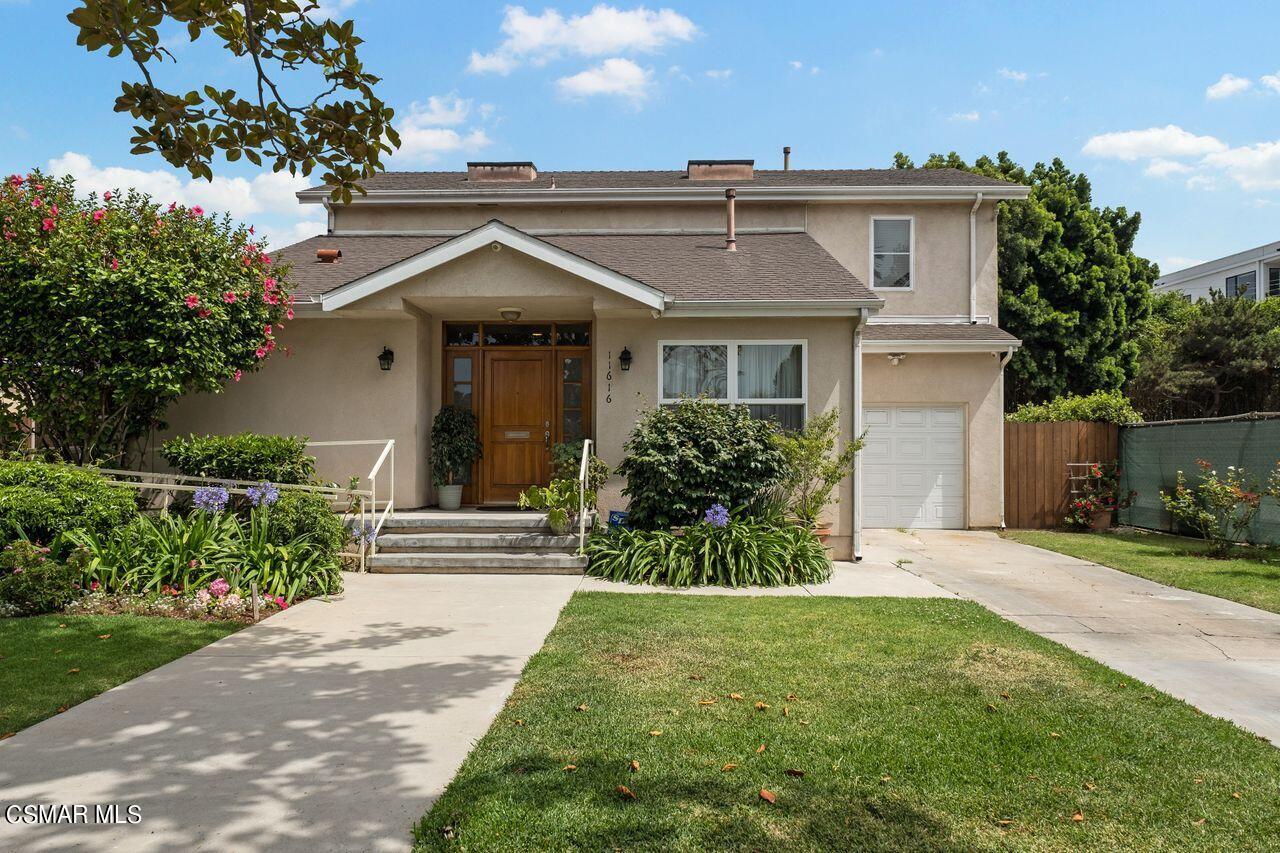 front view of house with a yard