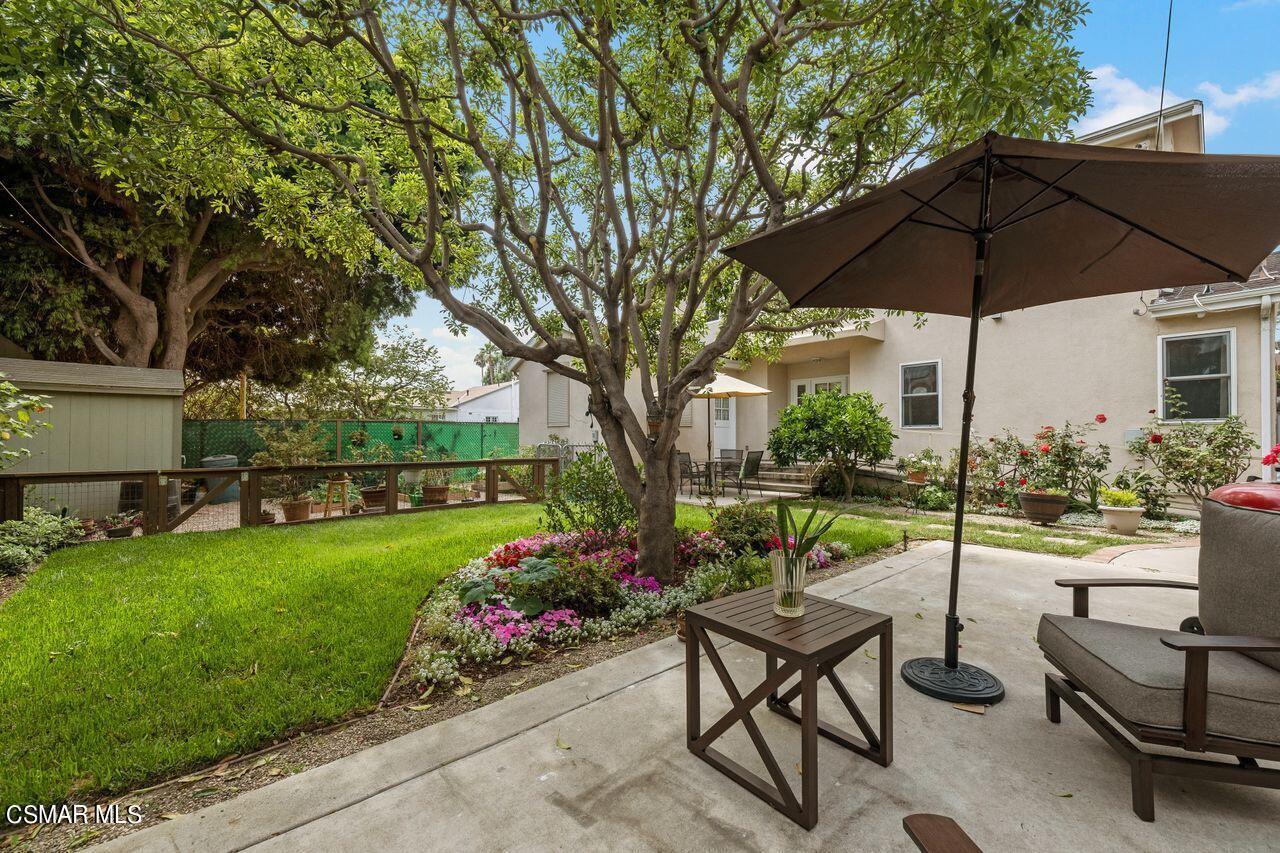 11616 Clarkson Road Los Angeles, CA 90064 - Photo 33 of 34 a view of a garden with sitting area and furniture