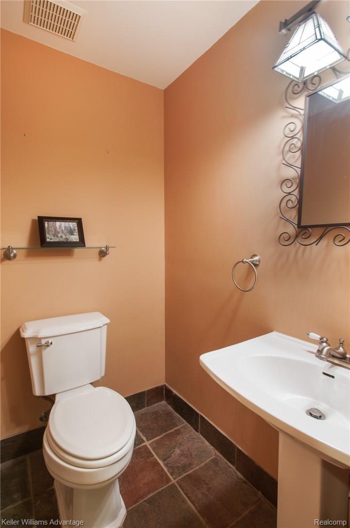 47662 Pavillon Road Canton, MI 48188 - Photo 44 of 57 PavillonRd_47662_HalfBathB.jpg
