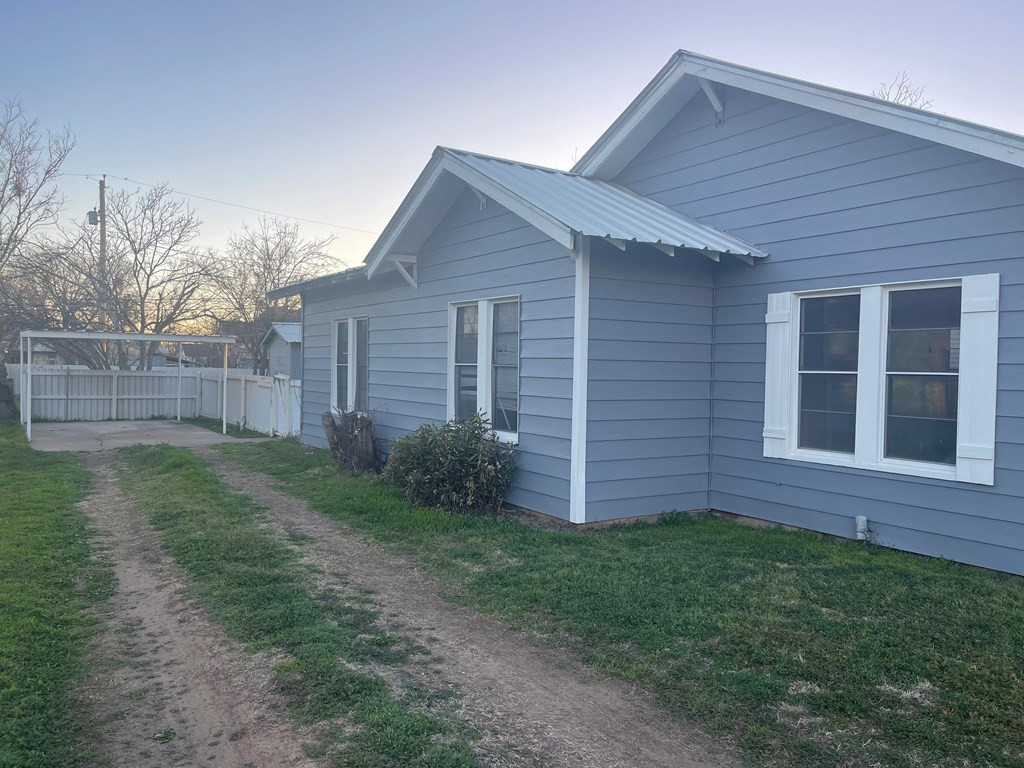 707 North 9th Street Ballinger, TX 76821 - Photo 2 of 17 Photo 2