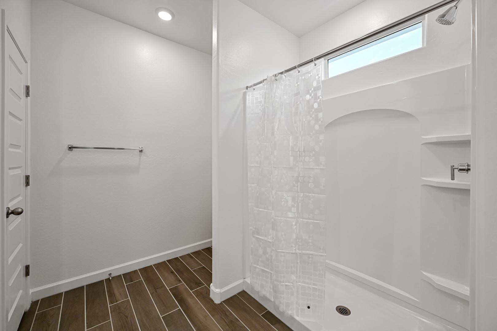 2129 West Spaulding Avenue Apache Junction, AZ 85120 - Photo 14 of 28 a bathroom with a shower