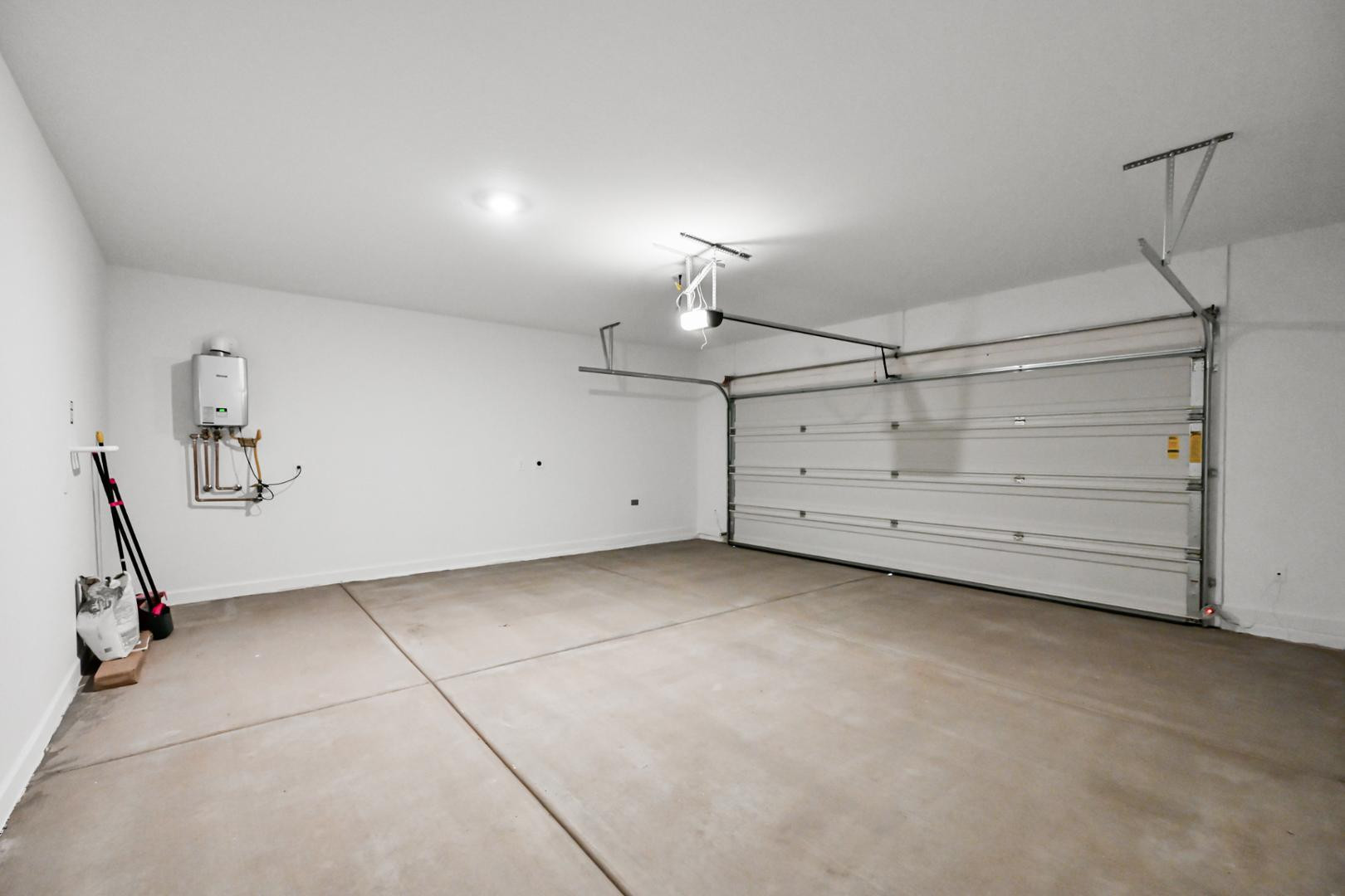 2129 West Spaulding Avenue Apache Junction, AZ 85120 - Photo 26 of 28 a view of a room with gym equipment