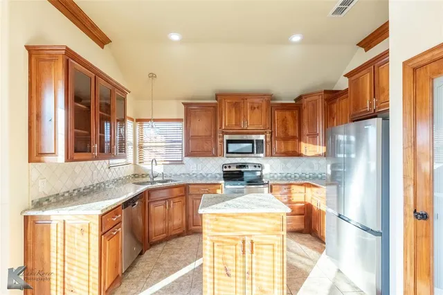 $2,895 | 641 Wackadoo Drive, Abilene, TX 79602