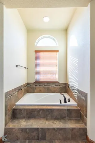 $2,895 | 641 Wackadoo Drive, Abilene, TX 79602