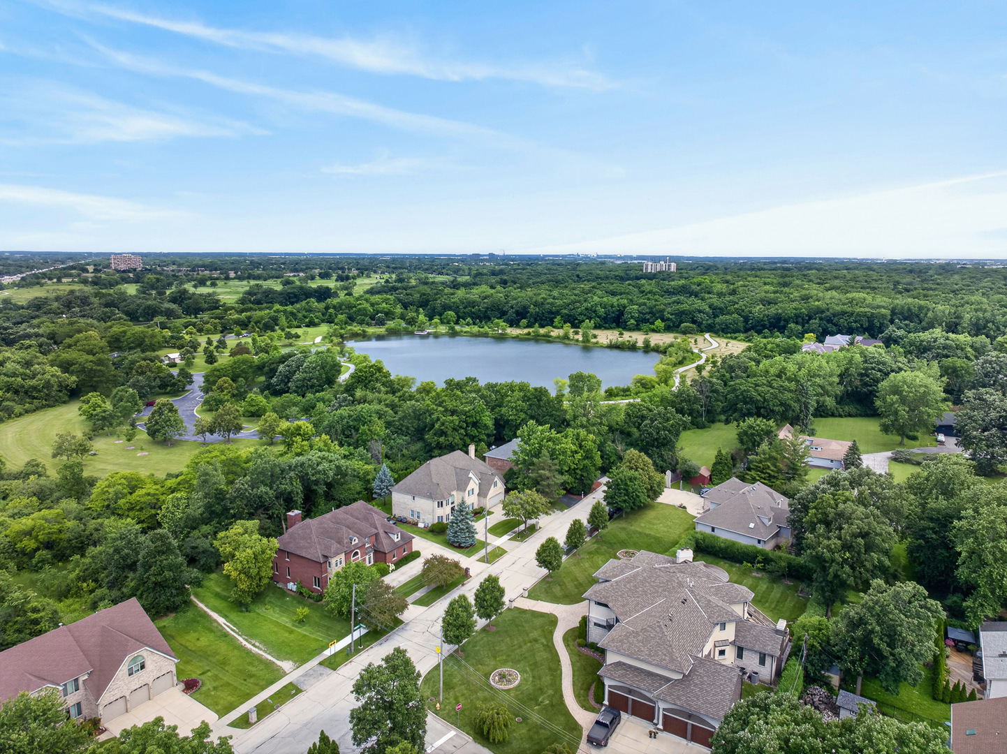570 Ellsworth Avenue Addison, IL 60101 - Photo 2 of 31
