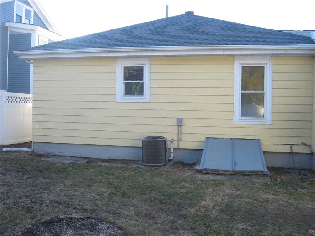 3 Dayton Street Westerly, RI 02891 - Photo 9 of 27 Gallery Image 9