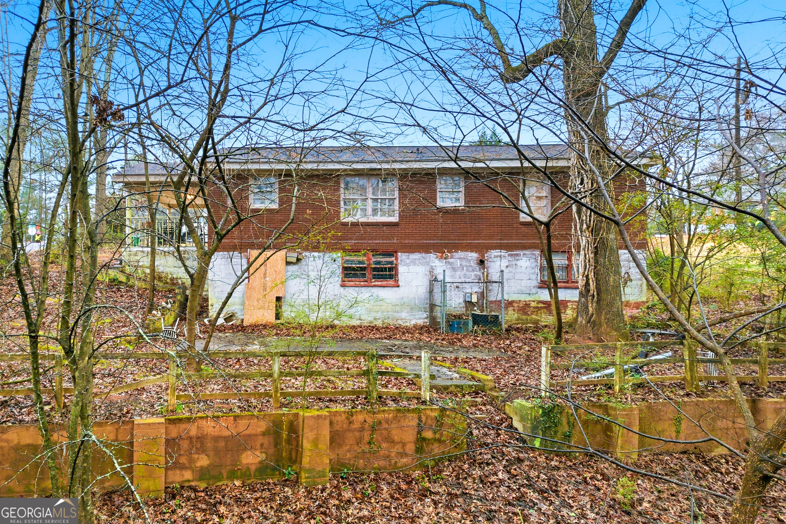 2848 Gresham Rd S East Atlanta, GA 30316 - Photo 20 of 20 front view of a house with a yard