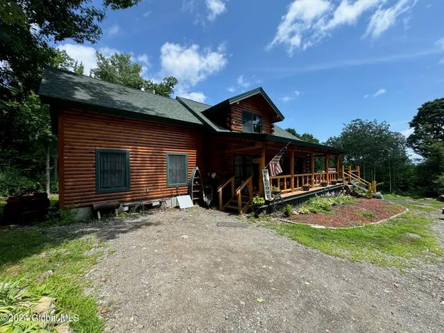 $425,000 | 75 Forest Way, Ticonderoga, NY 12883