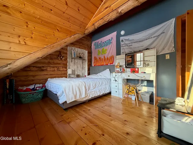 $425,000 | 75 Forest Way, Ticonderoga, NY 12883