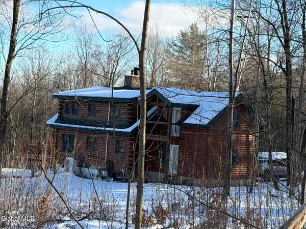 $395,000 | 75 Forest Way, Ticonderoga, NY 12883
