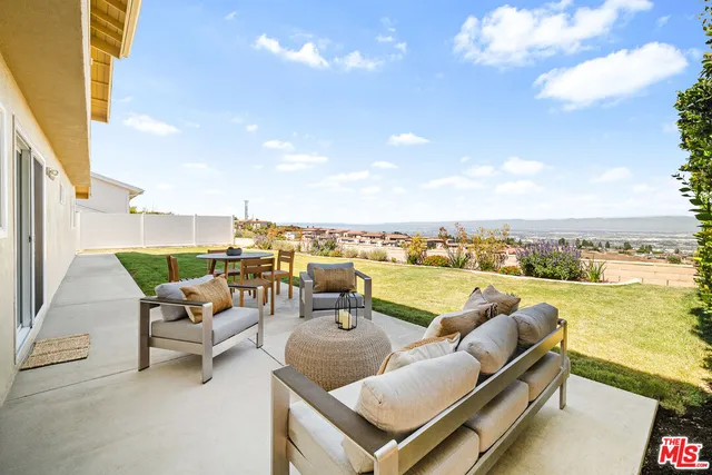 $2,100,000 | 5567 Mistridge Drive, Rancho Palos Verdes, CA 90275