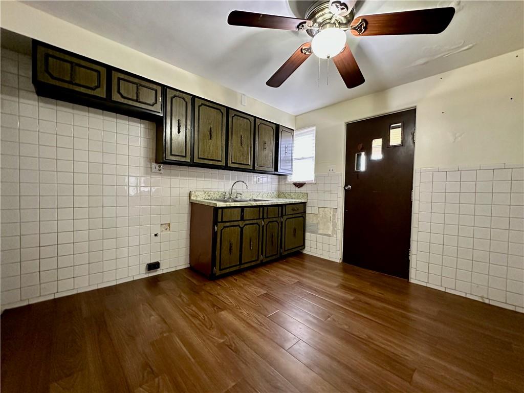1814 Ridge Avenue Coraopolis, PA 15108 - Photo 5 of 16 Gallery Image 5