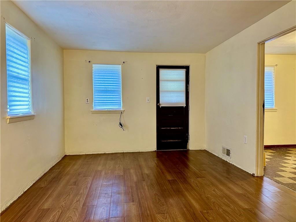 1814 Ridge Avenue Coraopolis, PA 15108 - Photo 6 of 16 Gallery Image 6