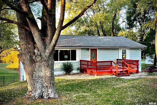 $255,000 | 112 Hillcrest Drive, Goreville, IL 62939