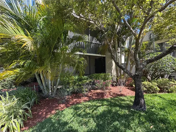 $189,000 | 3300 Fox Chase Circle, Unit 229, Palm Harbor, FL 34683