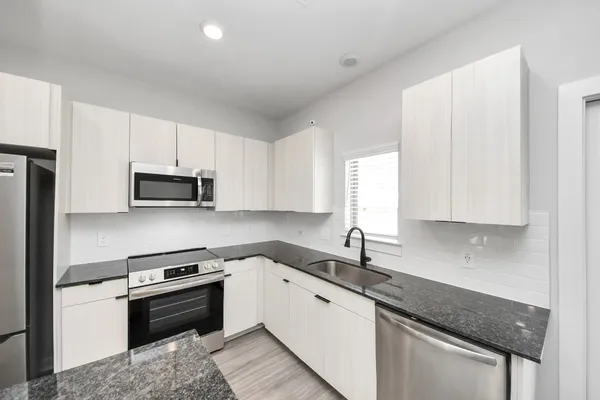 $1,816 | 7711 Longmire Road, Unit 158, Conroe, TX 77304