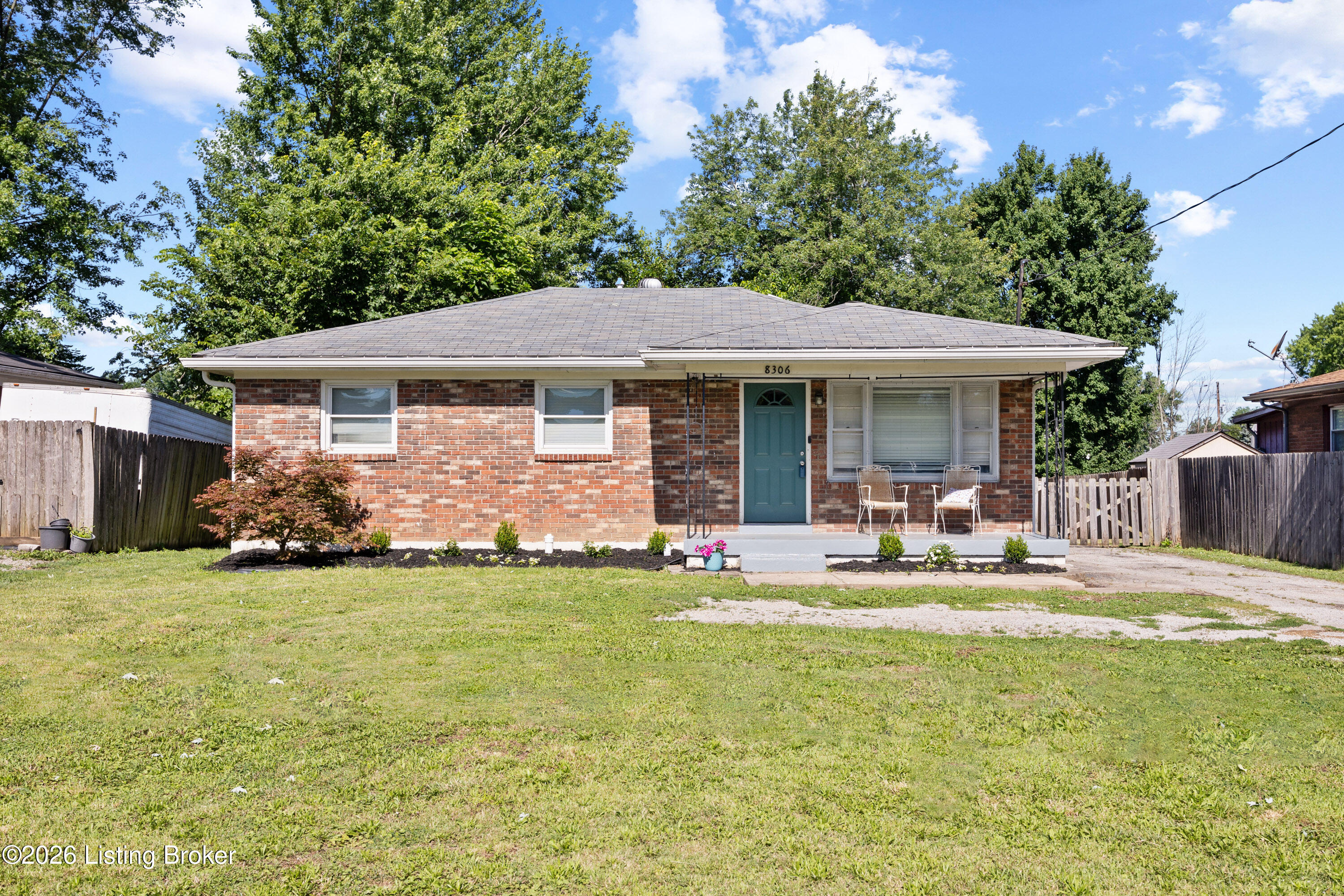 8306 Blue Lick Road Louisville, KY 40219 - Photo 2 of 23 002