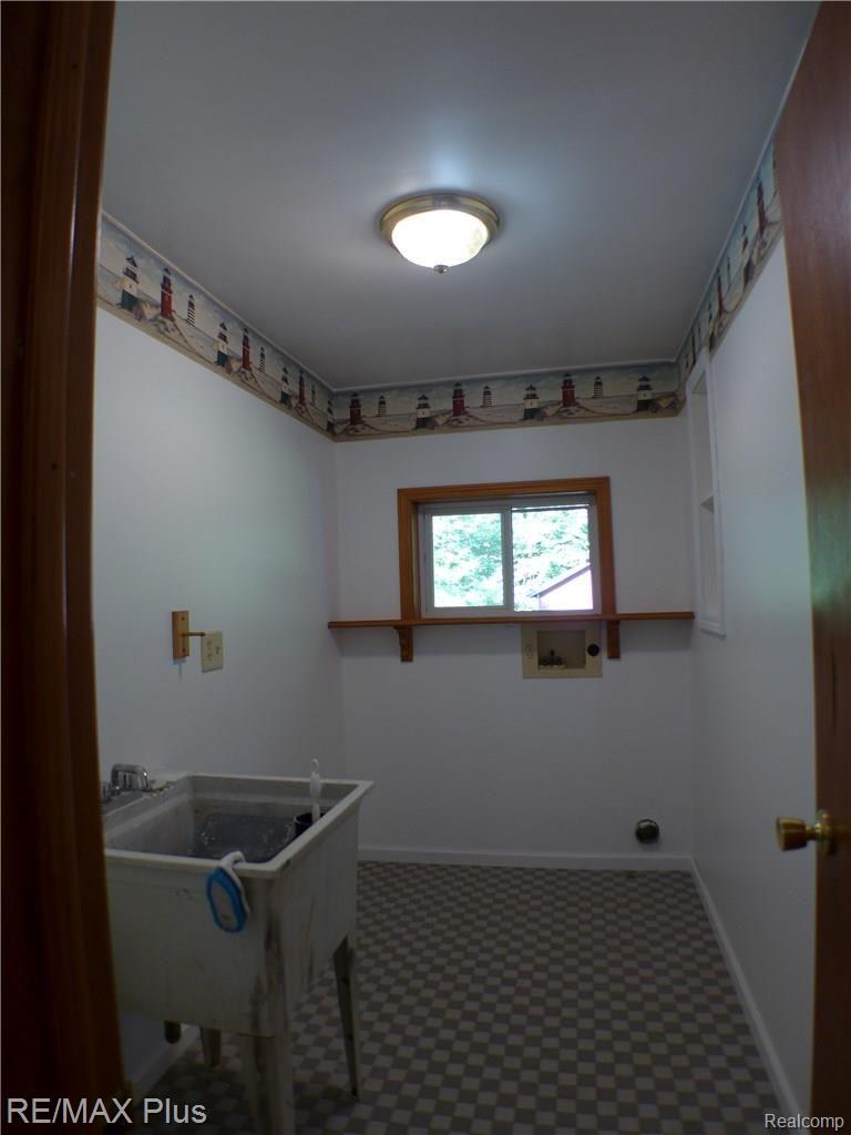 5877 North Lapeer Road North Branch, MI 48461 - Photo 7 of 10 5877 Lapeer 2017-08-09 005.JPG