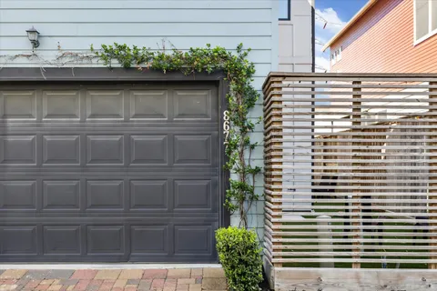 a view of a house with entertaining space
