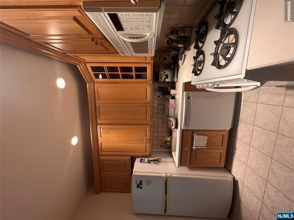 100 Stonegate Trail, Unit 1 Cresskill, NJ 07626 - Photo 4 of 11
