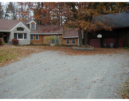 123 Chase Road Lunenburg, MA 01462 - Photo 3 of 20