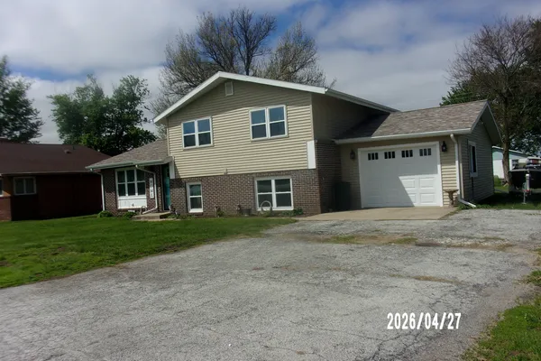 $287,500 | 2303 Highway 1, Watseka, IL 60970