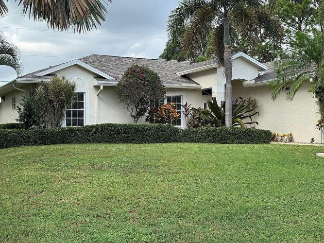 327 Southwest Ridgecrest Dr