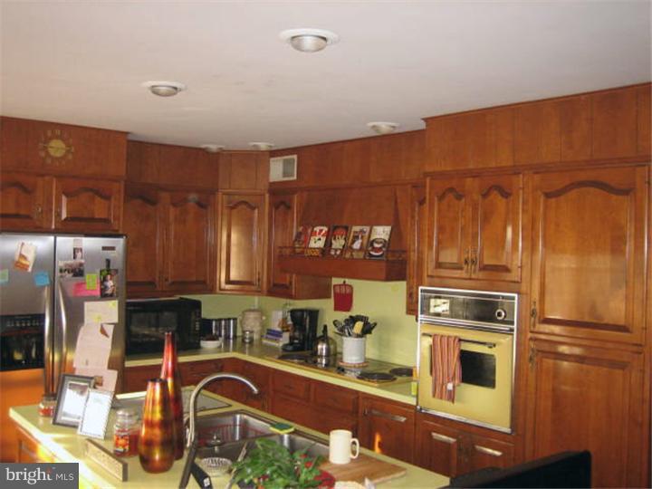 242 Trench Road Bridgeton, NJ 08302 - Photo 4 of 13 Kitchen