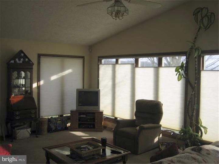 242 Trench Road Bridgeton, NJ 08302 - Photo 5 of 13 Family Room