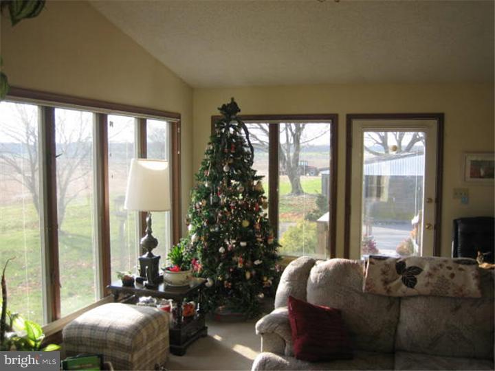 242 Trench Road Bridgeton, NJ 08302 - Photo 6 of 13 Family Room