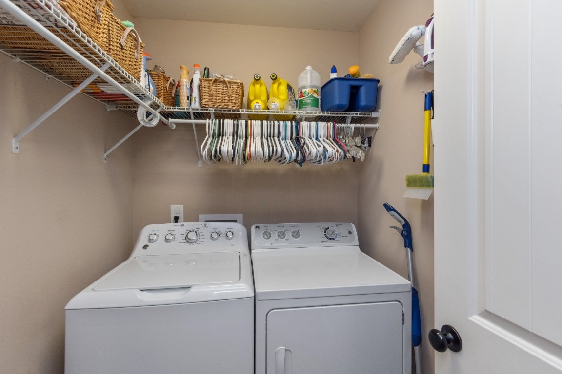 810 Burford Road Lebanon, TN 37087 - Photo 25 of 32 a utility room with dryer and washer