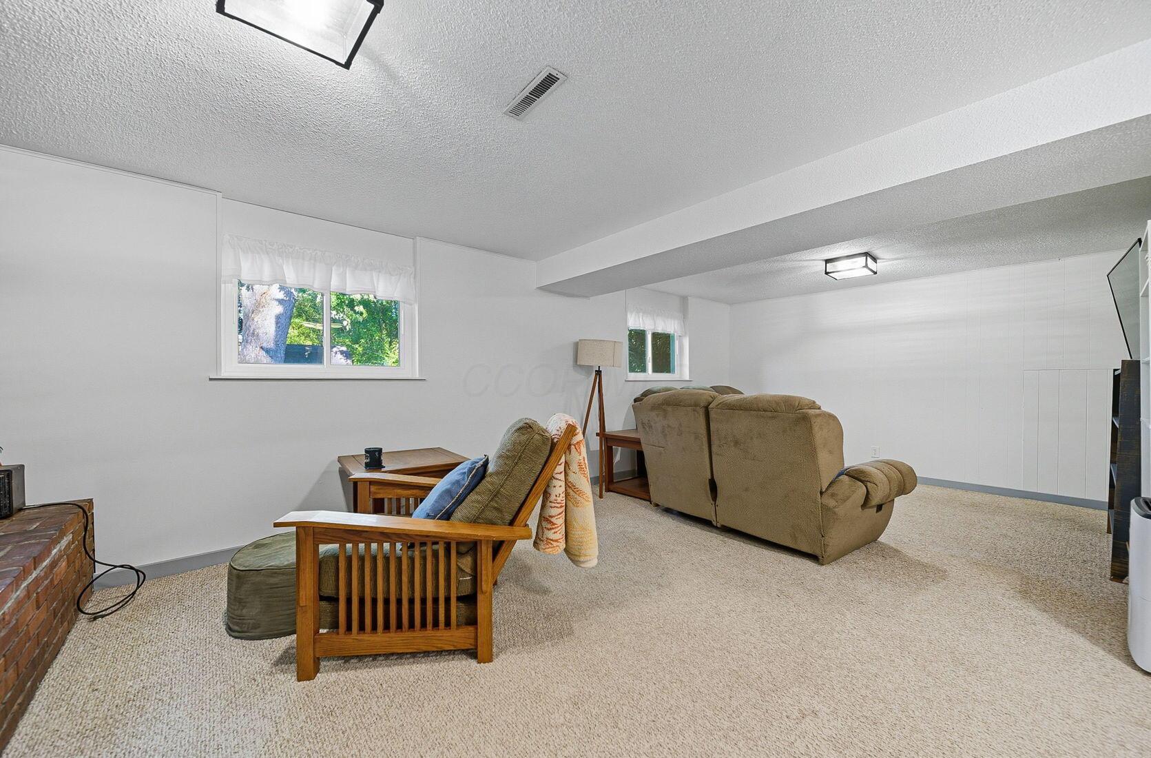 2627 Hubbell Road Columbus, OH 43232 - Photo 21 of 35 LL