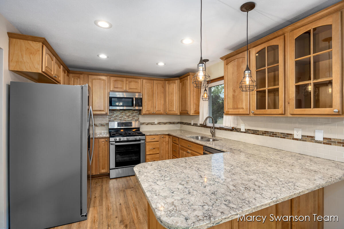 1506 Woodside Road Muskegon, MI 49441 - Photo 8 of 28 IMG_1007