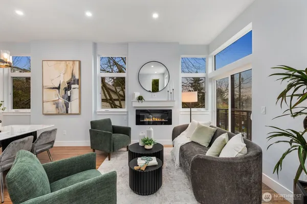 $1,050,000 | 4559 34th Avenue South, Seattle, WA 98118