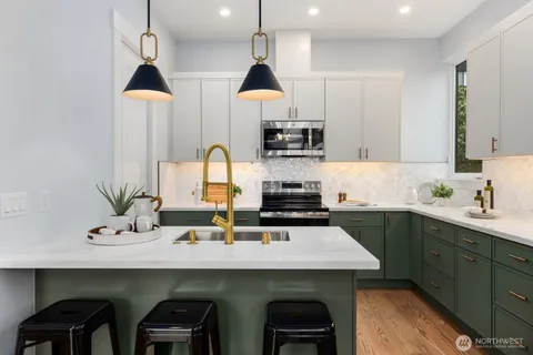 $1,050,000 | 4559 34th Avenue South, Seattle, WA 98118