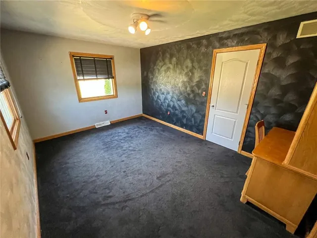 a view of empty room with window