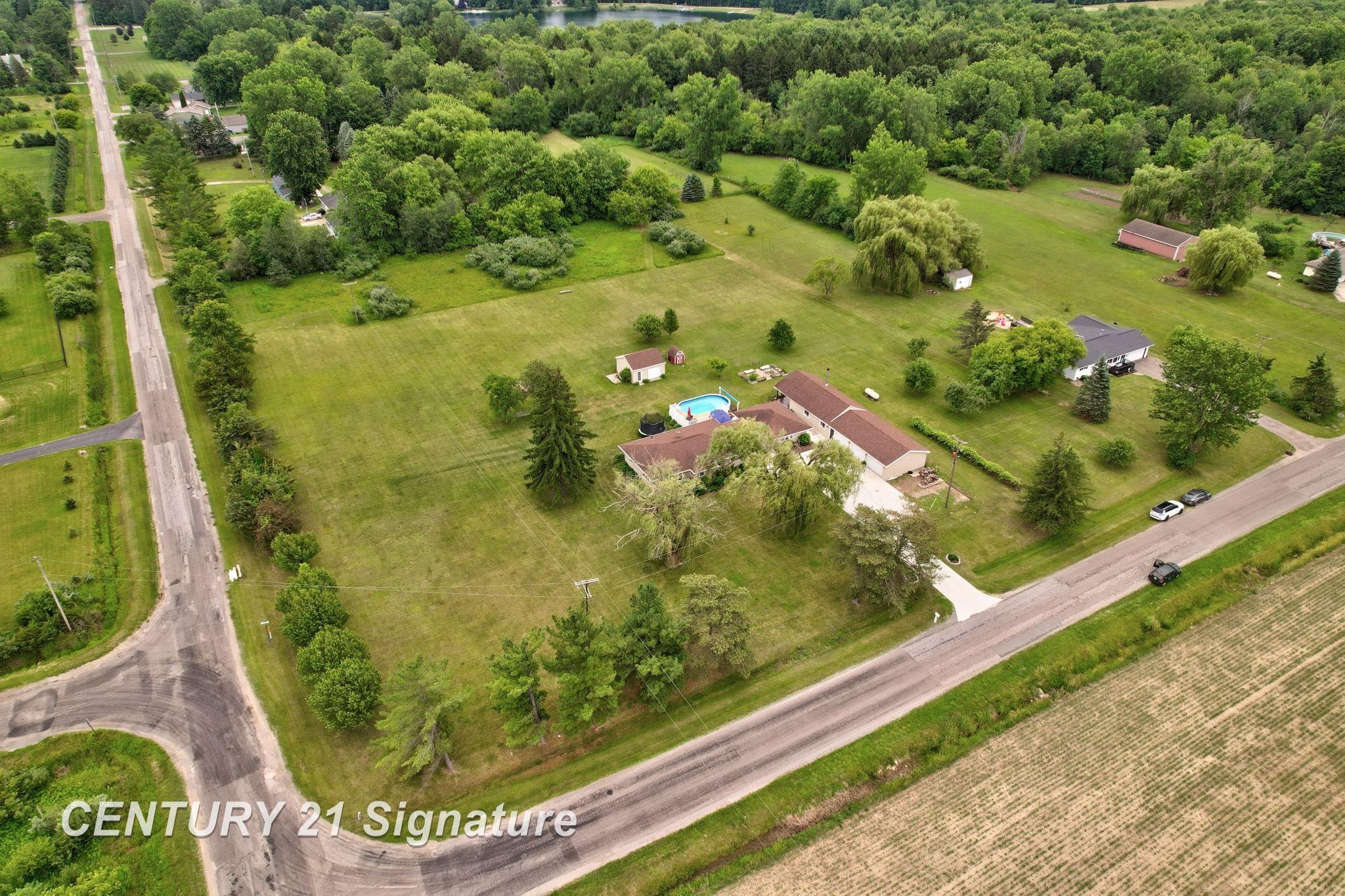 2051 South Brennan Road Hemlock, MI 48626 - Photo 4 of 72