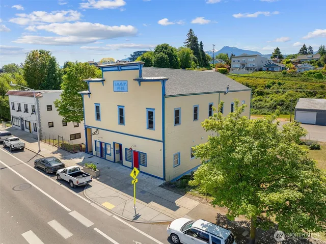 $1,210,000 | 314 West 1st Street, Port Angeles, WA 98362