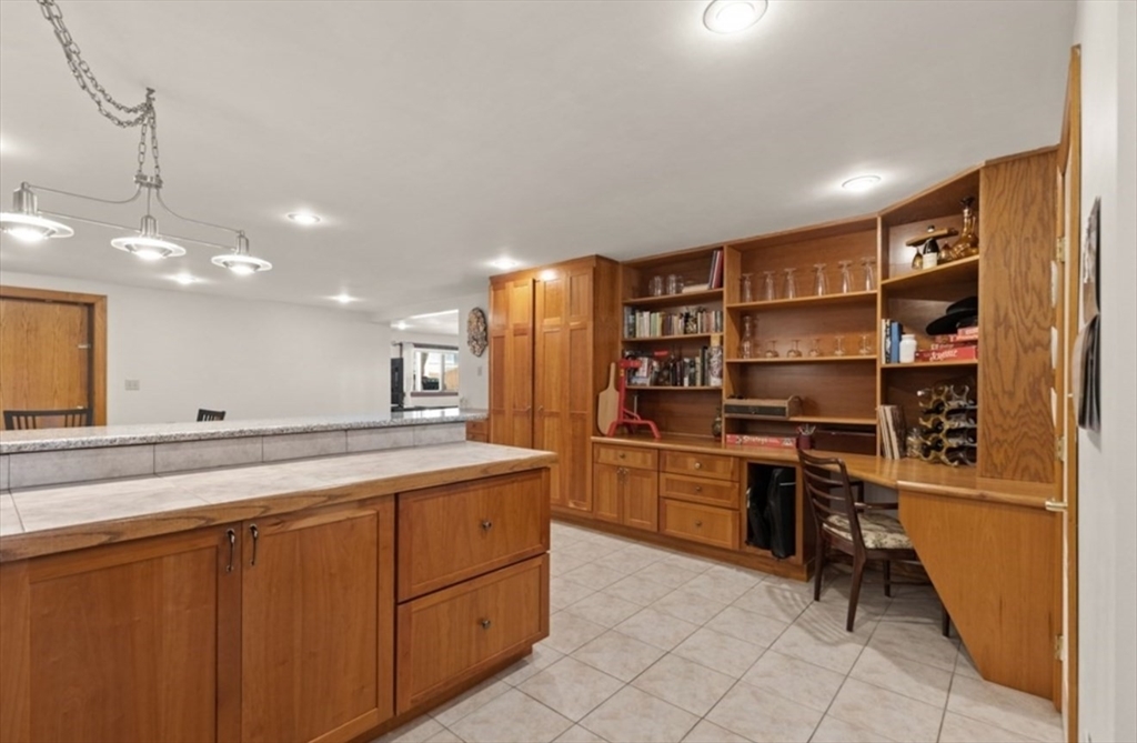 19 Prospect Avenue, Unit 1 Saugus, MA 01906 - Photo 8 of 9 Gallery Image 8