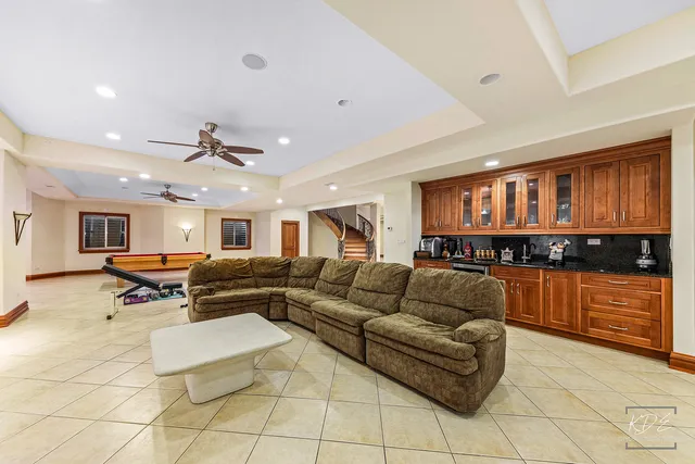 $1,775,000 | 904 South Edgewood Lane, Mount Prospect, IL 60056