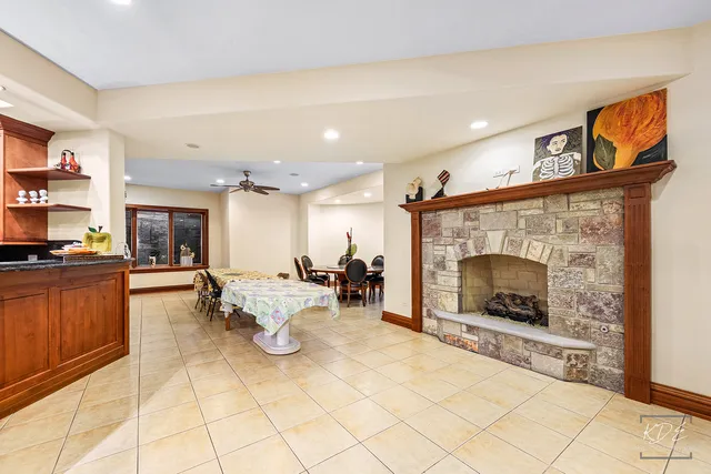 $1,775,000 | 904 South Edgewood Lane, Mount Prospect, IL 60056